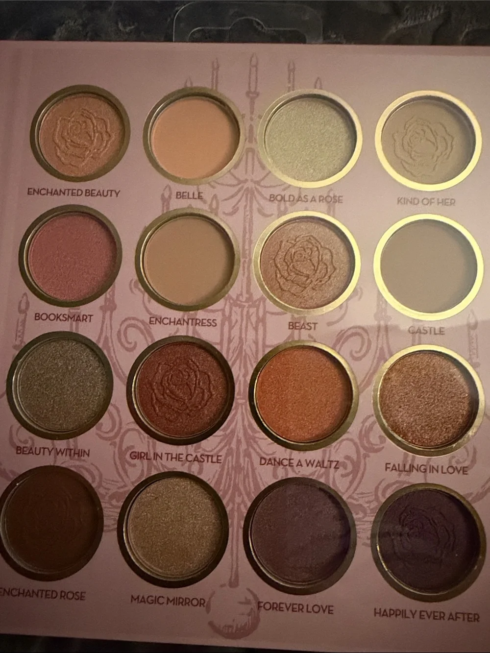 Belle 16 colors Eyeshadow Palette (makeup)